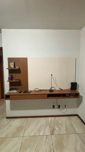 Painel com Rack Home Suspenso para TV até 65"