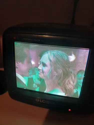 Tv Antiga 5 polegadas + Conversor digital novo