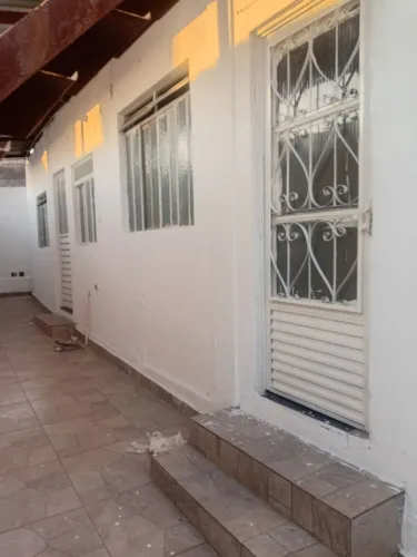 Alugo Casa 2 quartos | Geminada | Bairro Santa Mônica