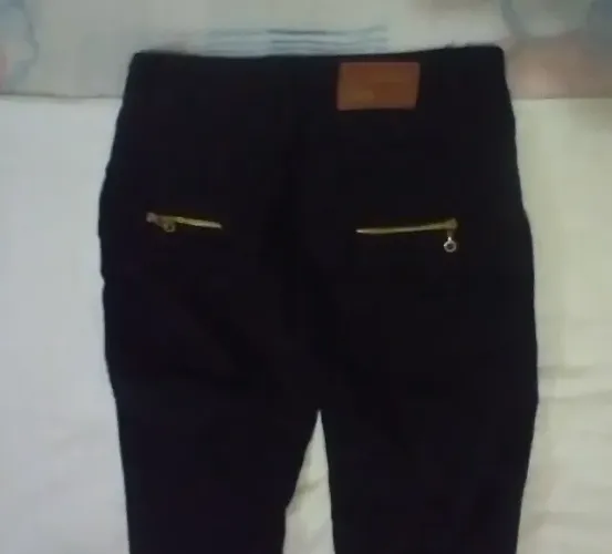 Jeans preto com elastano
