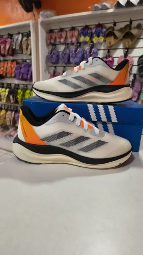 Tênis Adidas adizero Boston 12