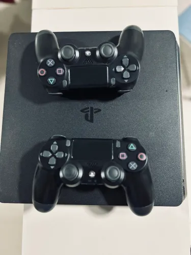 Vende se PlayStation 4 slim