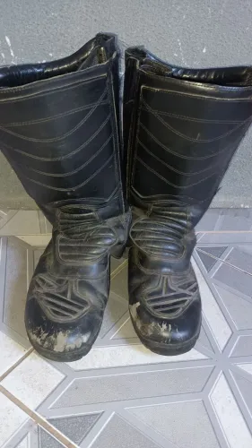 Bota pra motociclista ou operador de máquina 