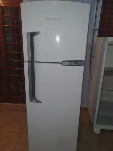 Vendo geladeira Brastemp BRM42E frost free 220v 