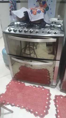 Vendo fogão de 5 bocas pega tudo forno automático