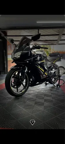     Kawasaki Ninja 250 - Revisada e Pronta para Rodar