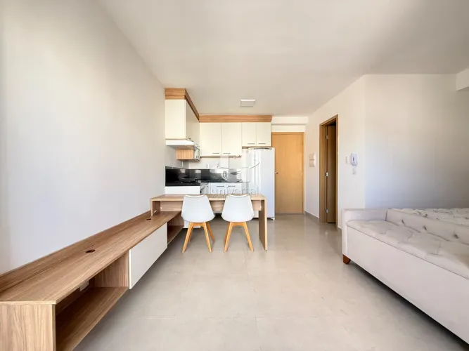 Studio mobiliado no centro da cidade - para morar ou investir