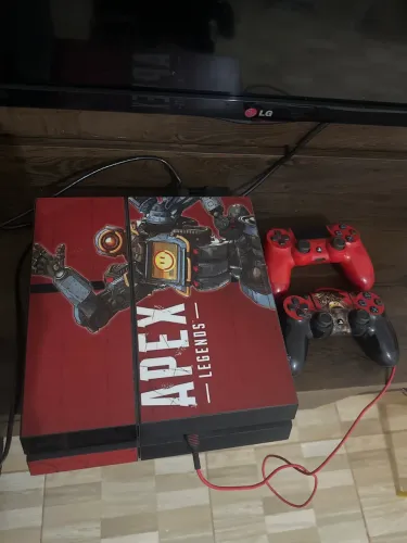 PS4 Fat 2 controles mais 1 jogo