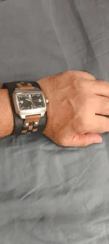 Relógio Fóssil com pulseira fashion em couro
