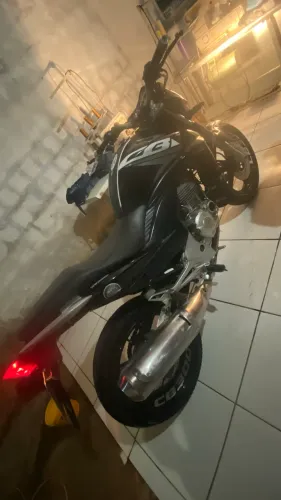 Cb300r 2014 toda em dias ,no ponto de transferir e revisada pneus novos