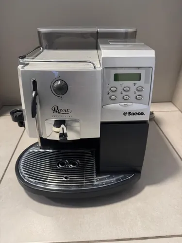 Cafeteira Saeco Royal Cappuccino
