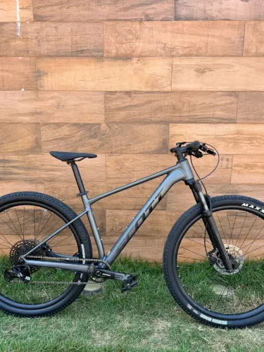 BICICLETA SCOTT SCALE 970 2025 SRAM SX/NX 12V PRATA T17 ARO 29