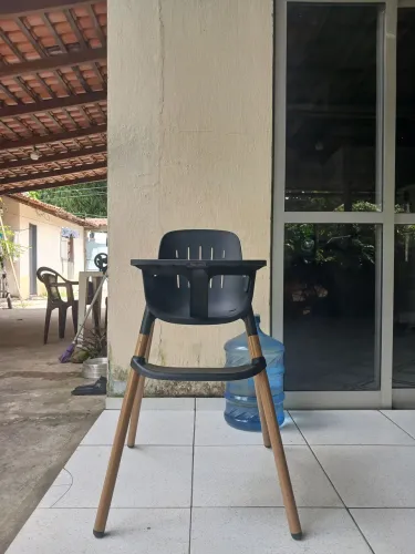 Cadeira de alimentação infantil