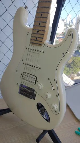 Fender player 2019 olimpyc white! Perfeita!