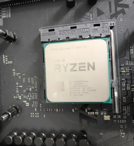 Processador AMD Ryzen 7 5800X (8 Núcleos, 16 Threads, 4.7GHz Max Boost)