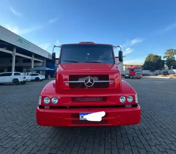 Vendo Caminhões carroceria 1620 Ano 2006