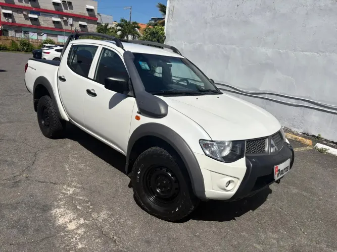 Mitsubishi L200 Triton Savana 3.2 CD TBI Dies. Mec. 2018