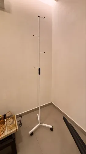 Suporte para Soro com Rodinhas