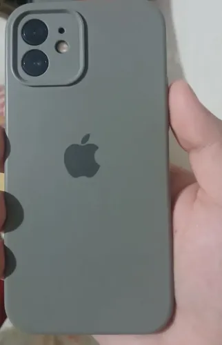 Vende-se iPhone 12, 64 GB.