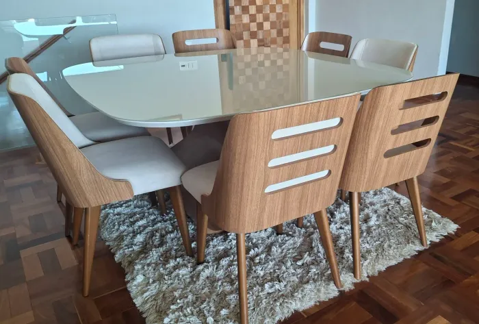 Mesa de jantar 8 cadeiras