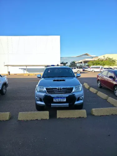 Toyota Hilux CD SRV D4-d 4X4 3.0 TDI Diesel AUT 2015