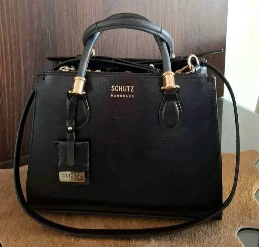 Bolsa SCHUTZ, 100% couro duas opções ORIGINAL. Vai do trabalho ao passeio. Maravilhosa?
