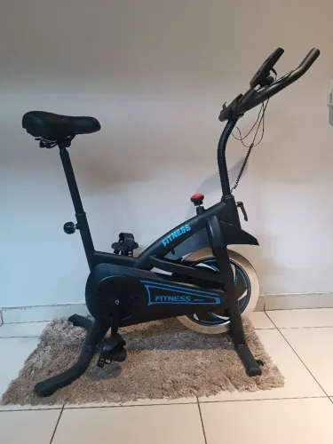 Bicicleta Ergométrica Spinning com 15kg de inércia