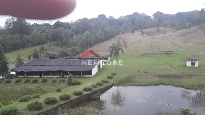 Chácara em Estrada Santa Rita - Vale Florido - Embu-Guaçu/SP