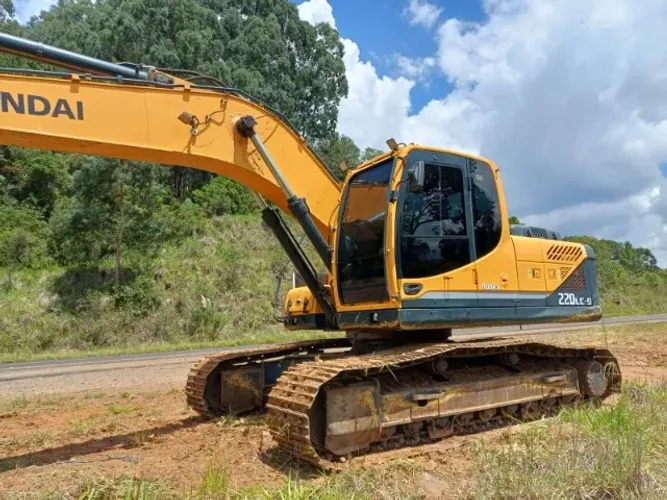 ESCAVADEIRA HIDRÁULICA HYNDAI R220LC, ANO 2020