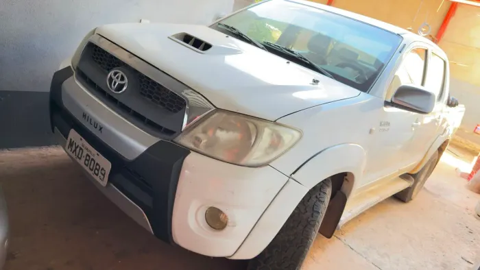 Toyota Hilux CD SRV D4-d 4X4 3.0 TDI Diesel AUT 2011