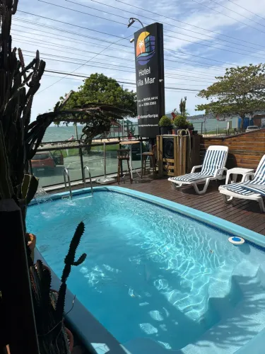 Hotel em Canasvieiras contrata Cozinheira e auxiliar administrativo
