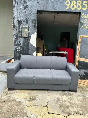 Vende se este sofá
