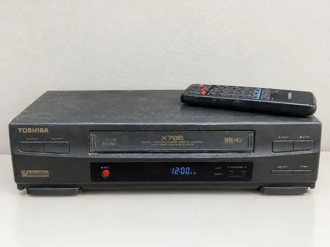 Videocassete Toshiba VCX786 ligando sem teste