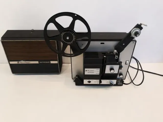 Howell Autoload (8mProjetor de Filmes Vintage Bell &m /Super 8) PARA REVISÃO