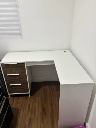 Mesa de estudos/escrivaninha