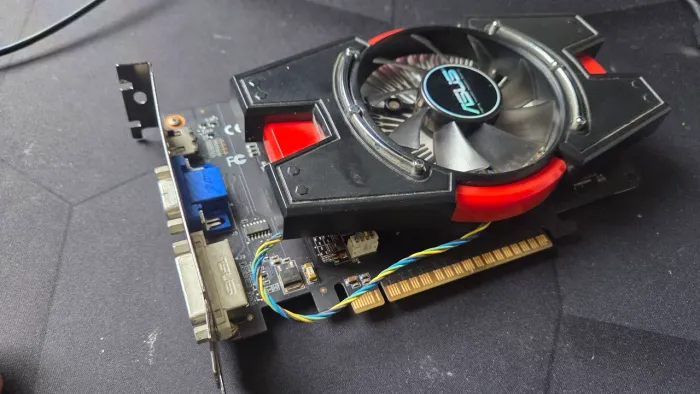 Placa de Vídeo Asus GT 440 1gb ddr5