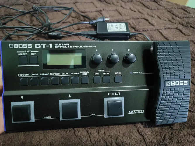 Pedaleira Guitarra Boss GT1 impecável