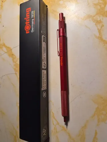 Lapiseira importada rOtring 600