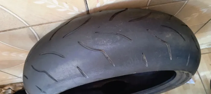 Pneu 190/50 17 Bridgestone