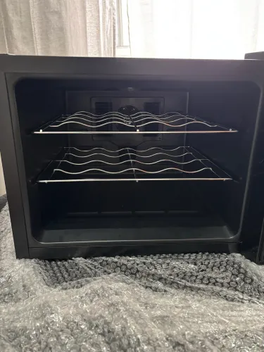 Adega de Vinhos Dynasty Termoelétrica Climatizada Eletro p/ 12 Garrafas - Preto - 110v