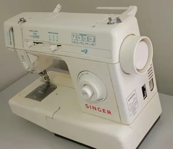 Máquina de Costura Singer 110w