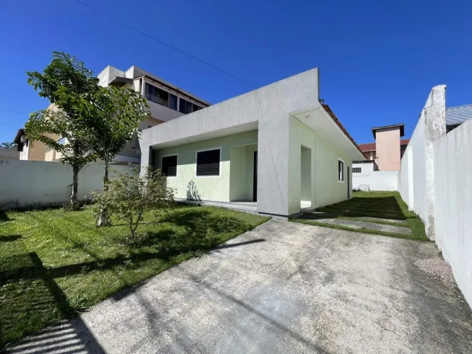 Casa individual- 3 dormitórios próximo ao mercado Imperatriz