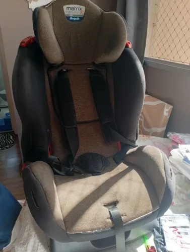 Cadeirinha de automóveis para criança até 5 anos
