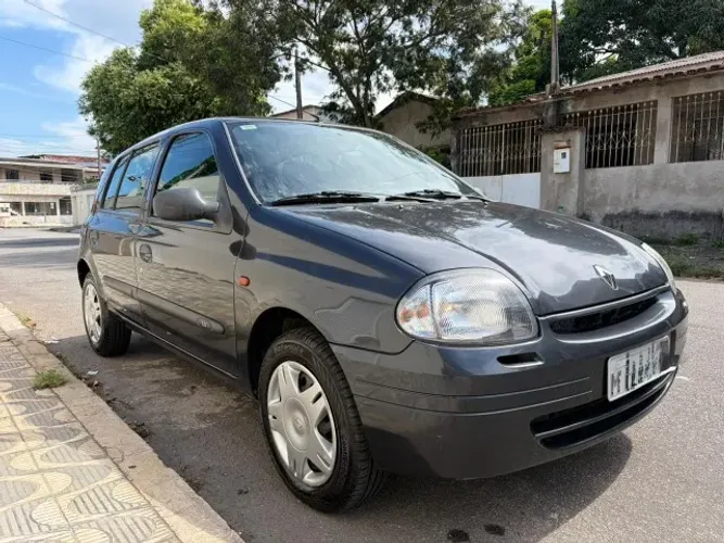 Renault Clio RN/ Expression 1.0 5P 2002