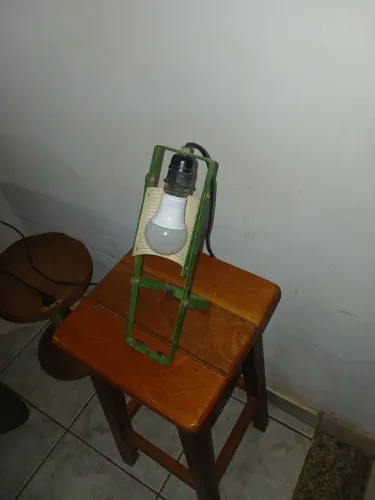 Luminária vintage funcionando 