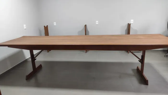 Mesa de madeira com bancos 3,5m
