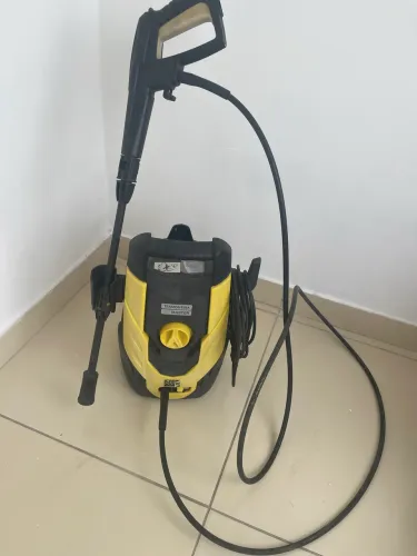 Jato de alta pressão.