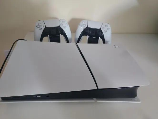 Ps5 slim 1tb com jogos e dois controles
