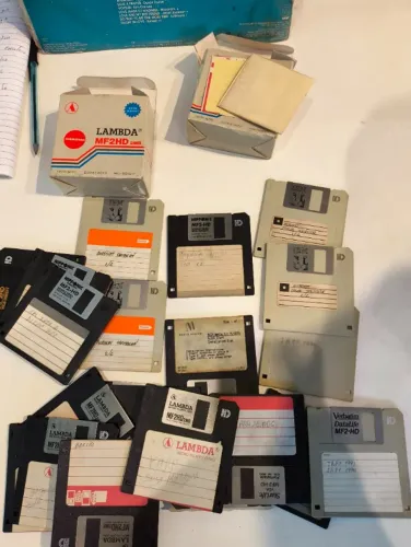 LOTE DE DISQUETE  3,5 PARA COMPUTADOR  USADO 