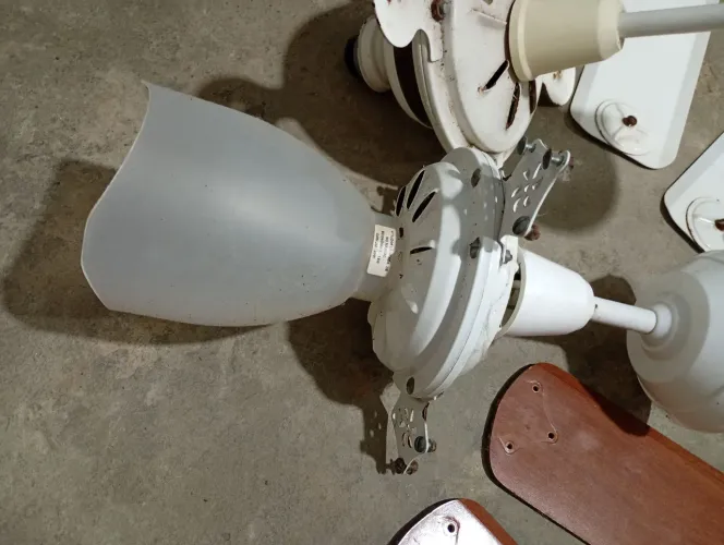VENTILADOR de TETO com LUMINÁRIA